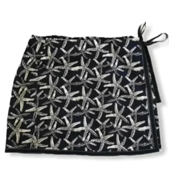 Vineyard Vines Starfish Wrap Skirt Size 2 - Picture 1 of 6